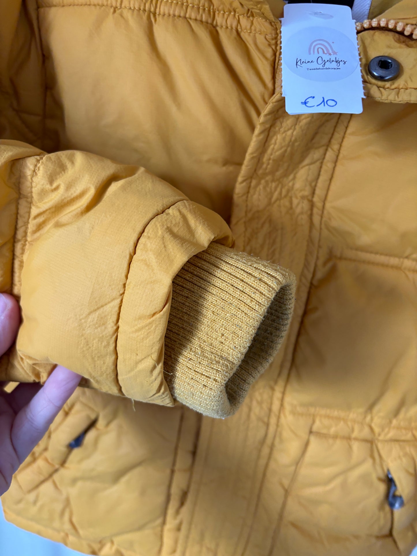 Mosterdgele winterjas