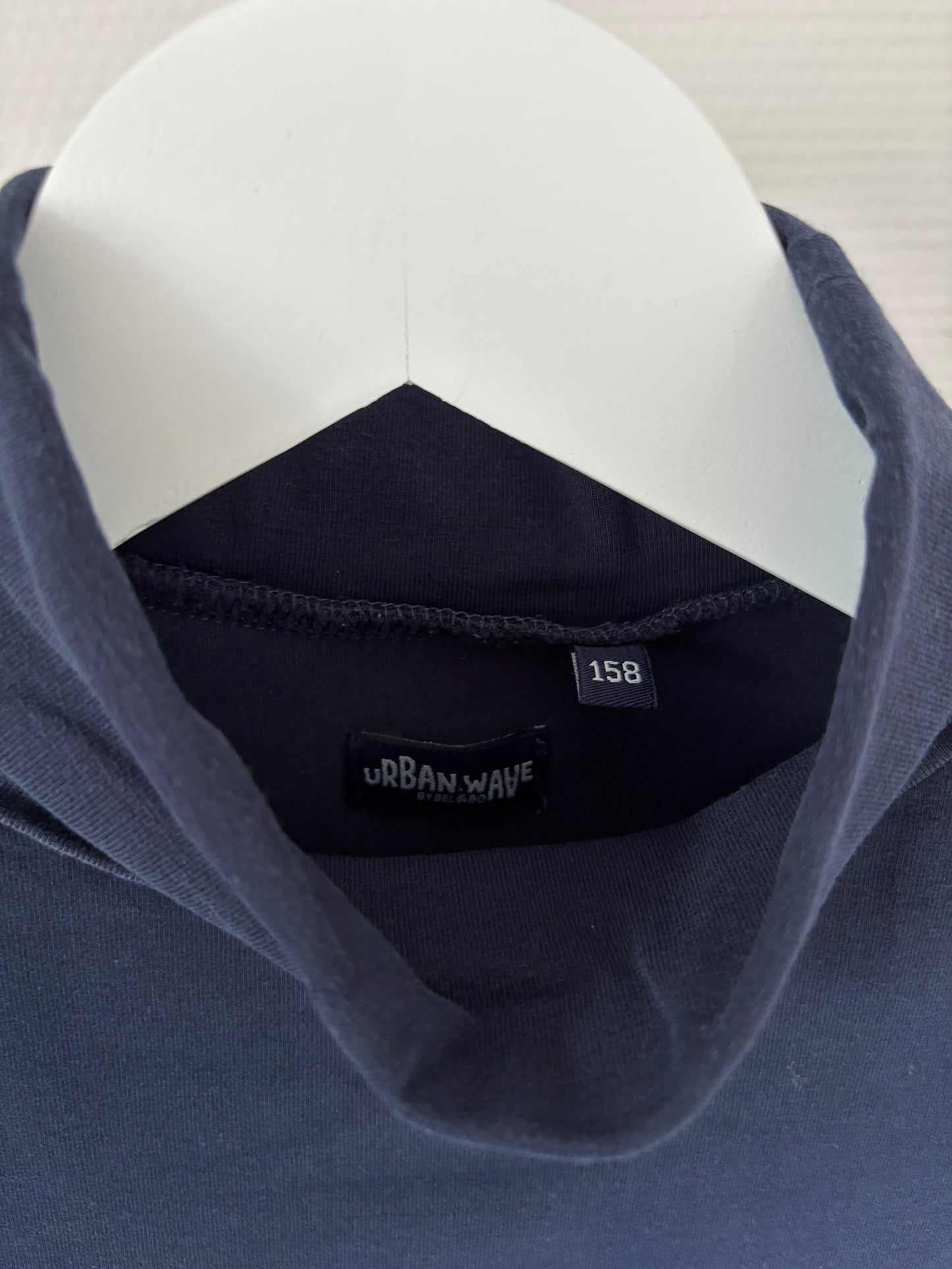 Marineblauwe longsleeve met rolkraag