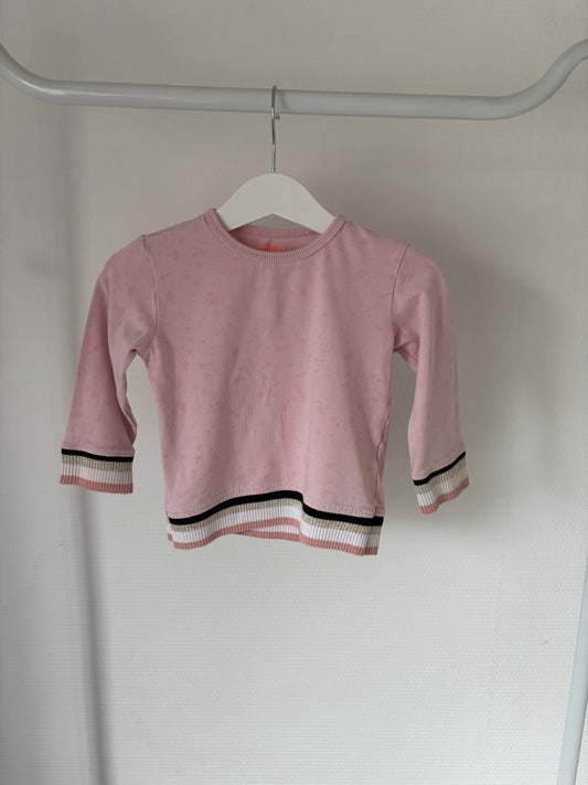 Lichtroze gestippeld truitje