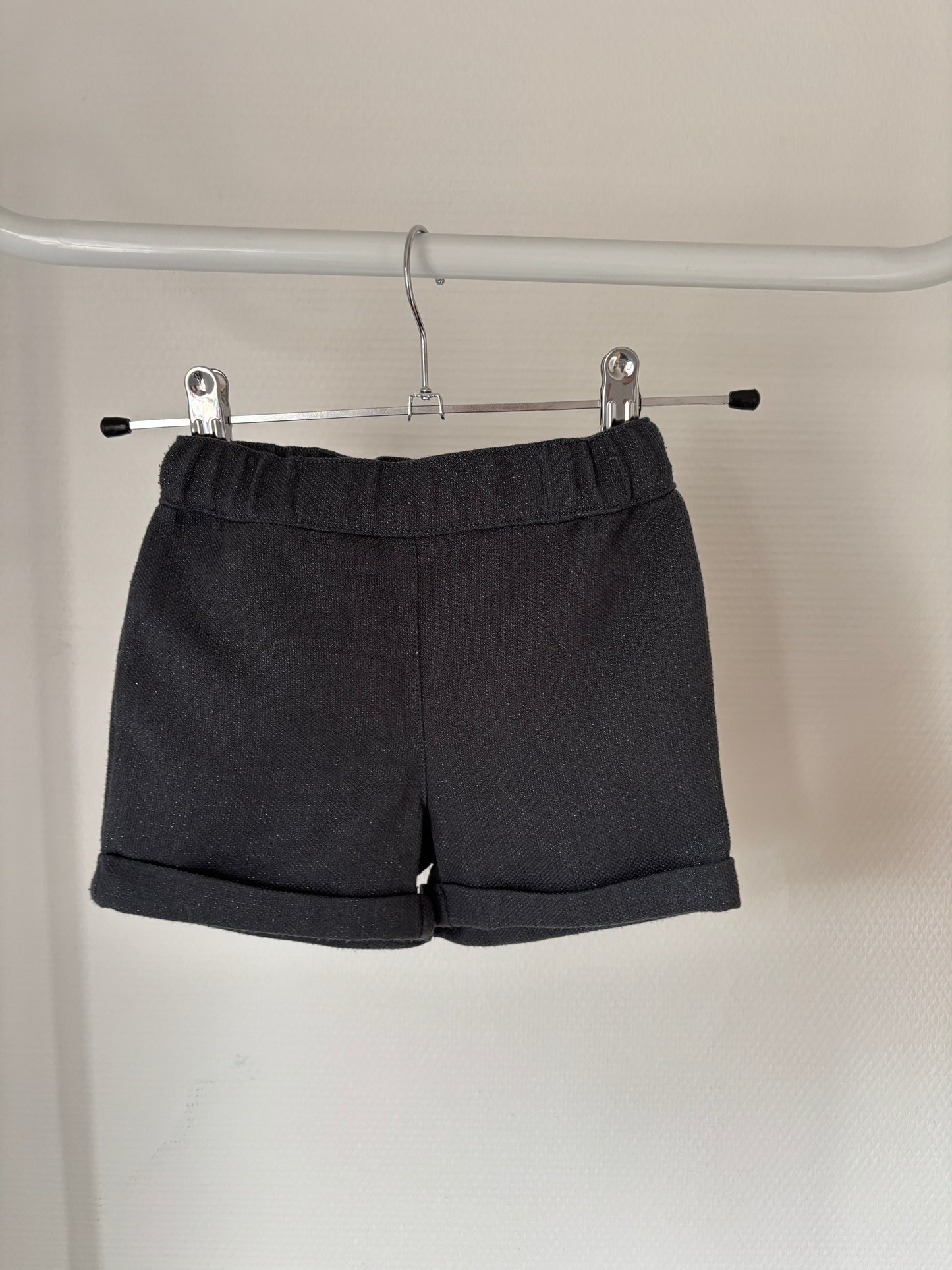 Setje: cardigan met hemdje en shortje