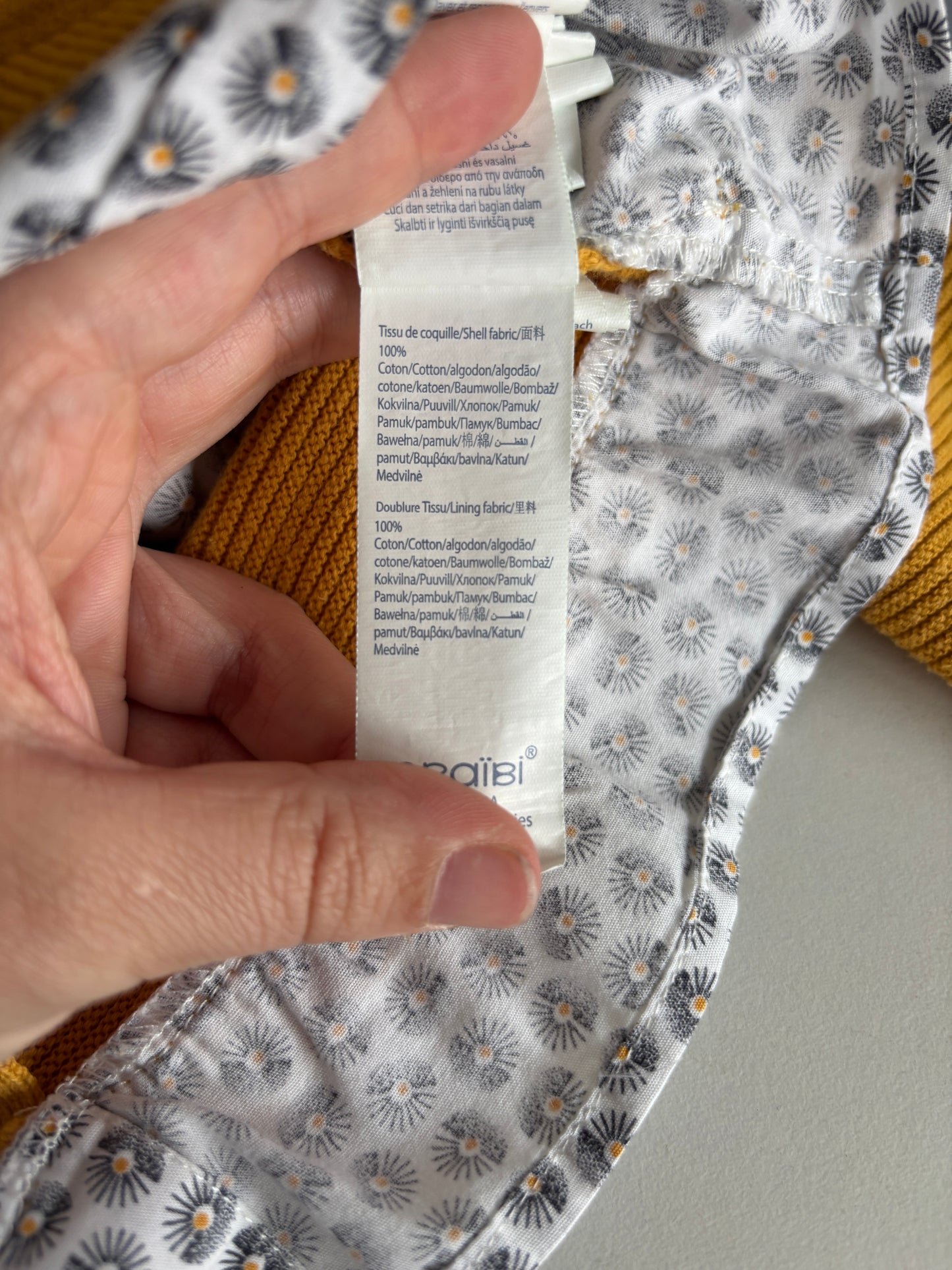 Setje: cardigan met hemdje en shortje