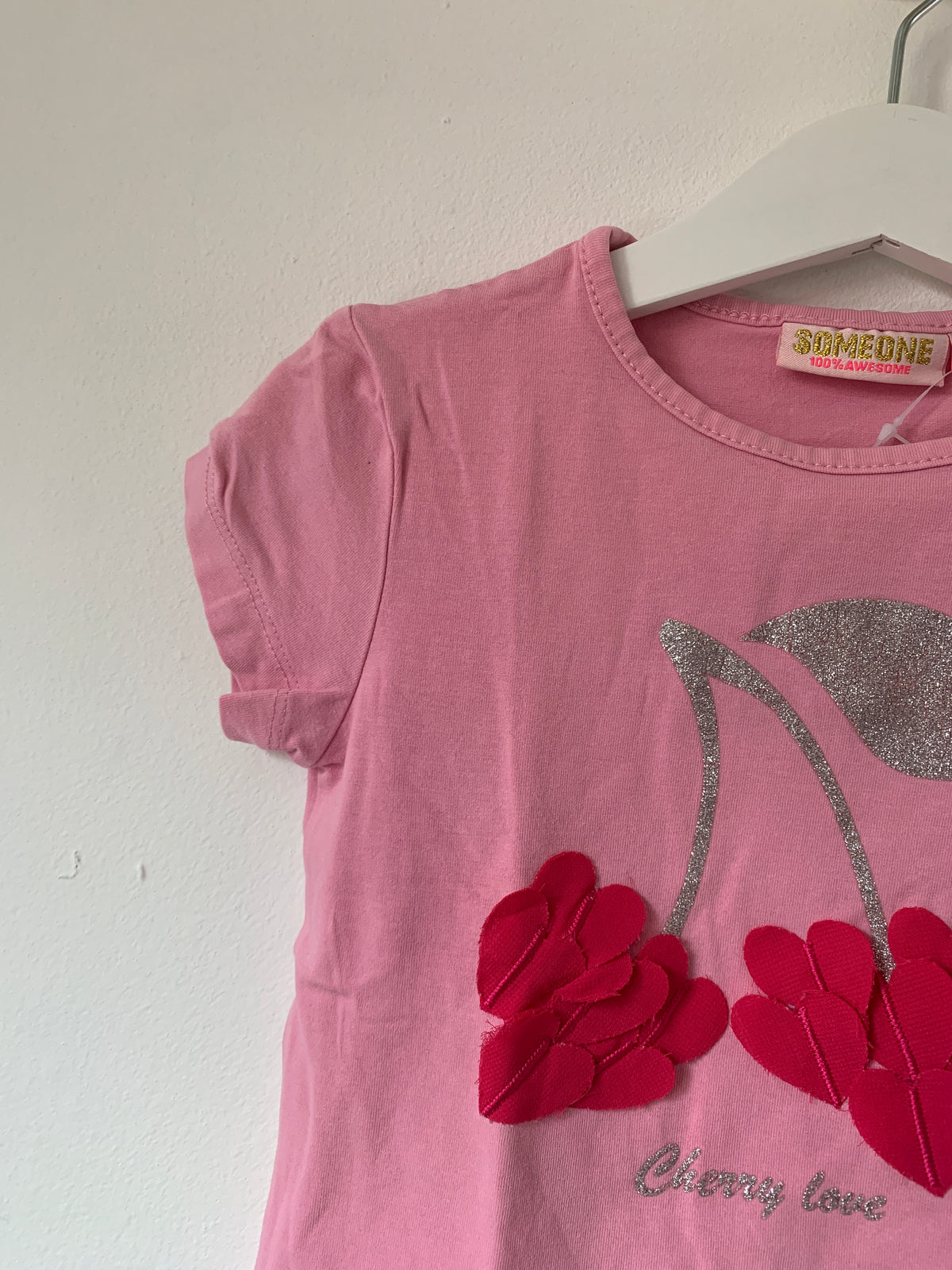 Someone T-shirt 110 - nieuwstaat ⭐