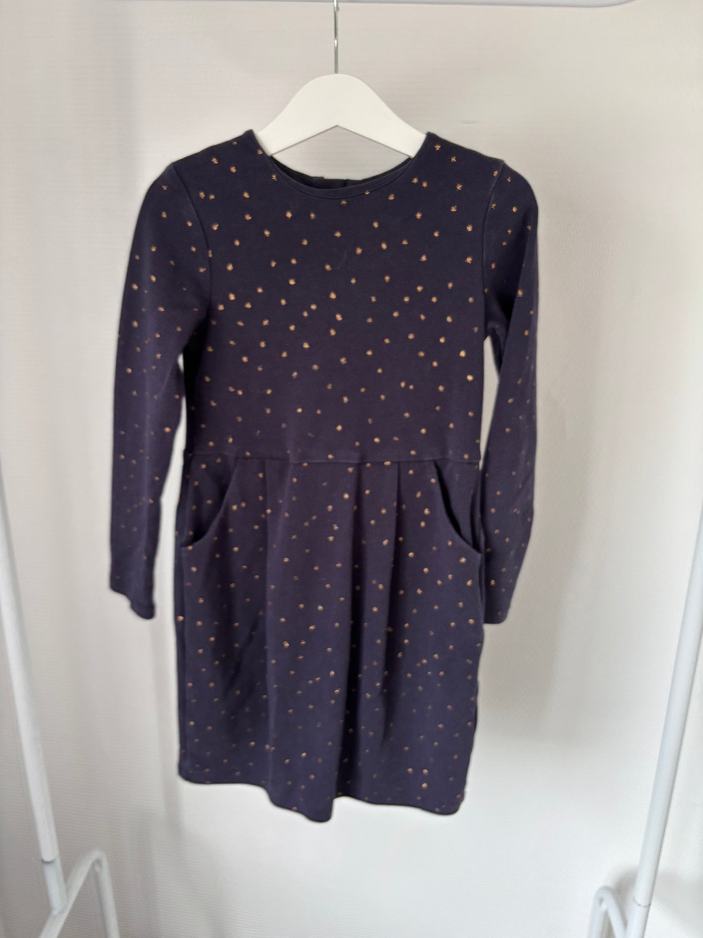 Marineblauw jurkje met sterretjes