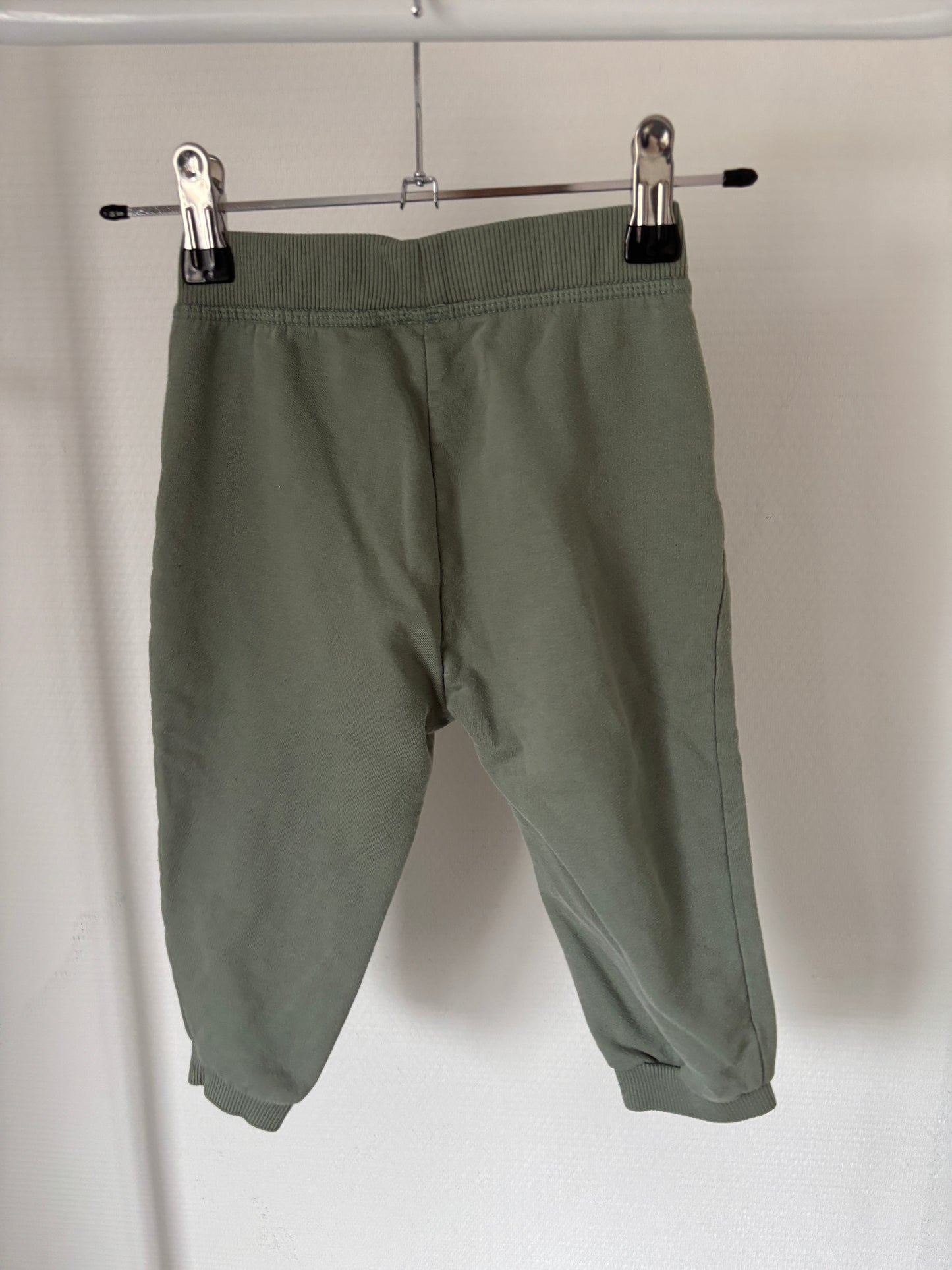 Olijfgroene joggingbroek