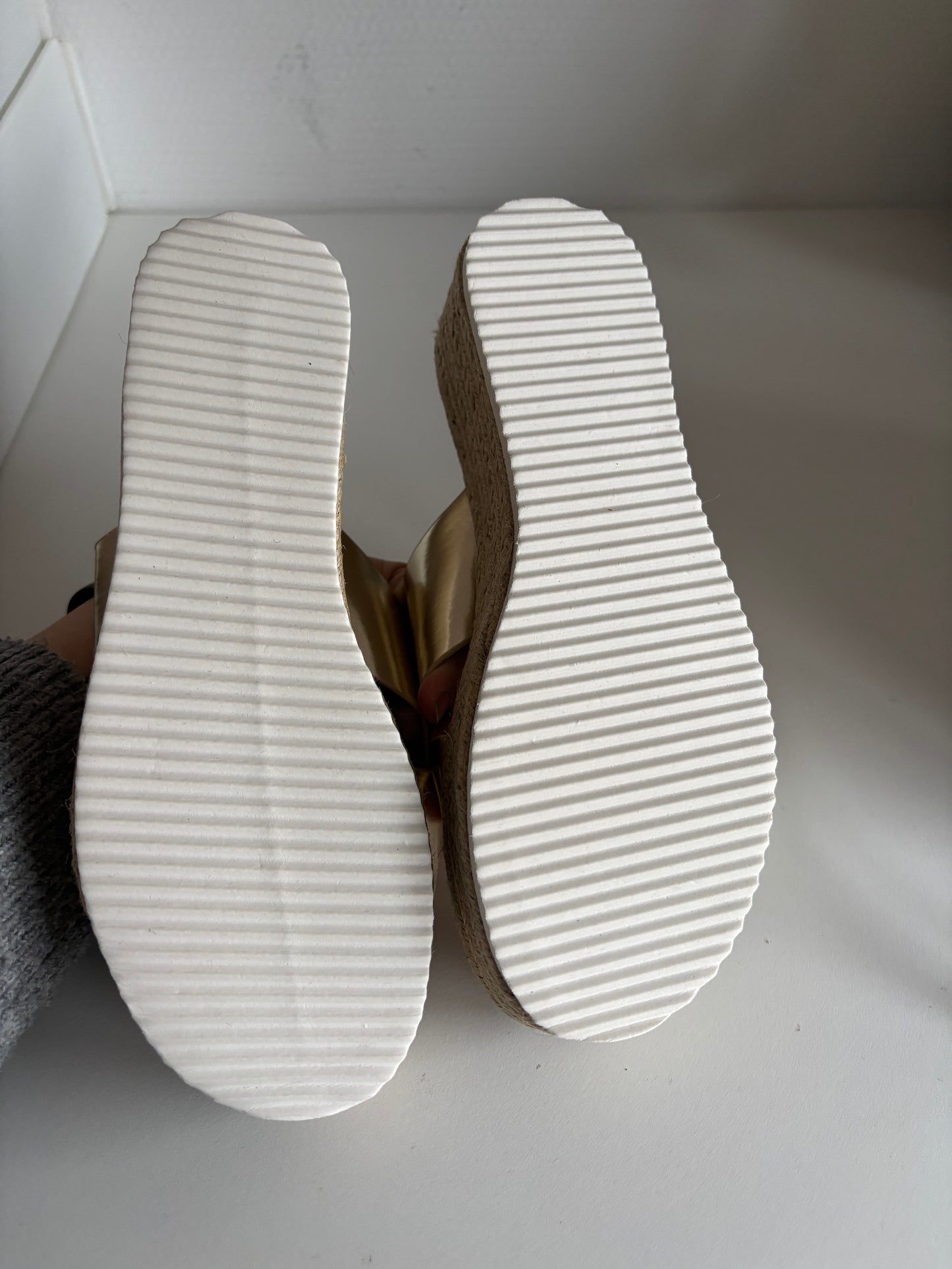 Gouden sandalen/slippers