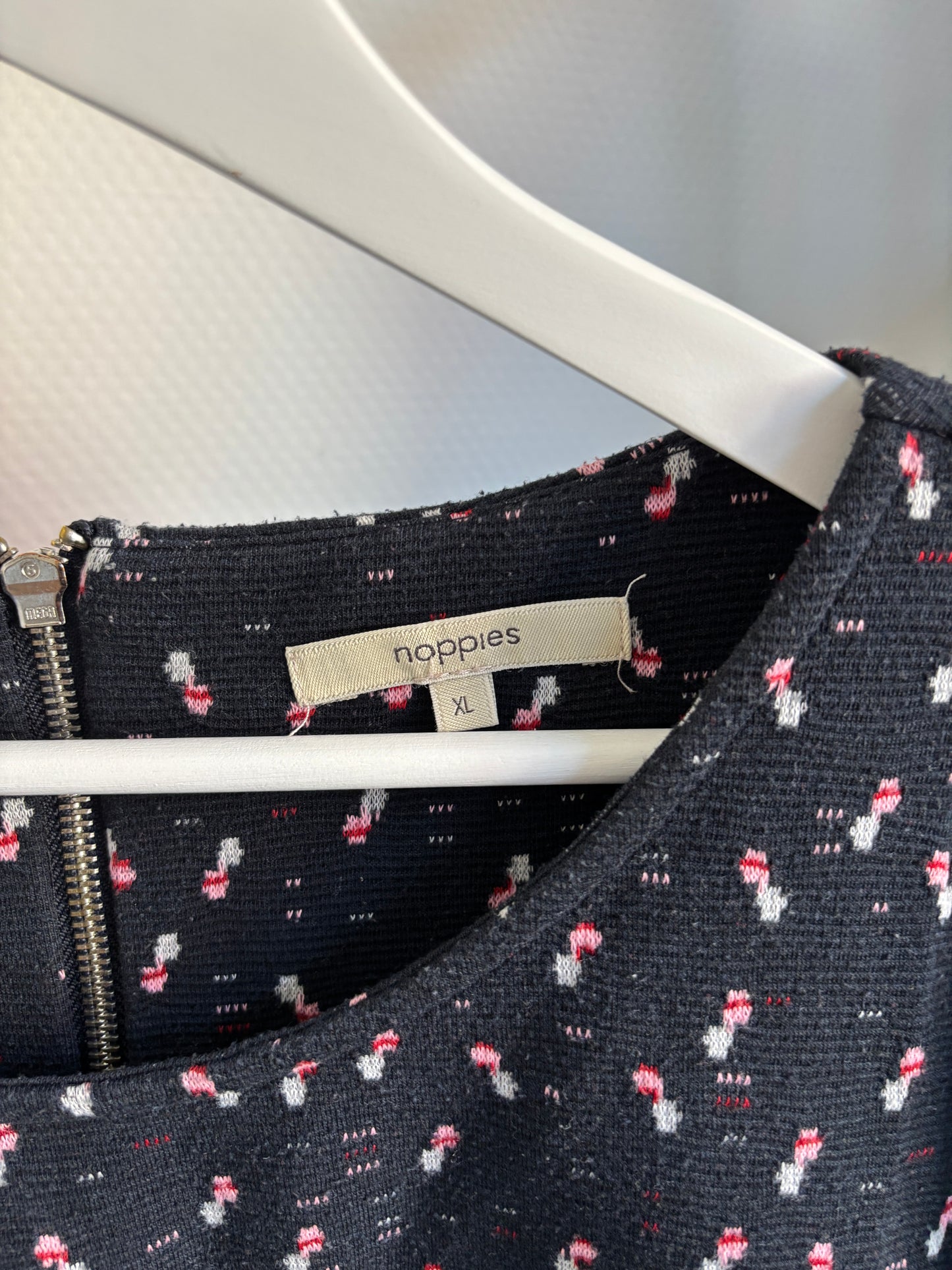 Gebloemde zwangerschapsjurk met driekwartmouwen