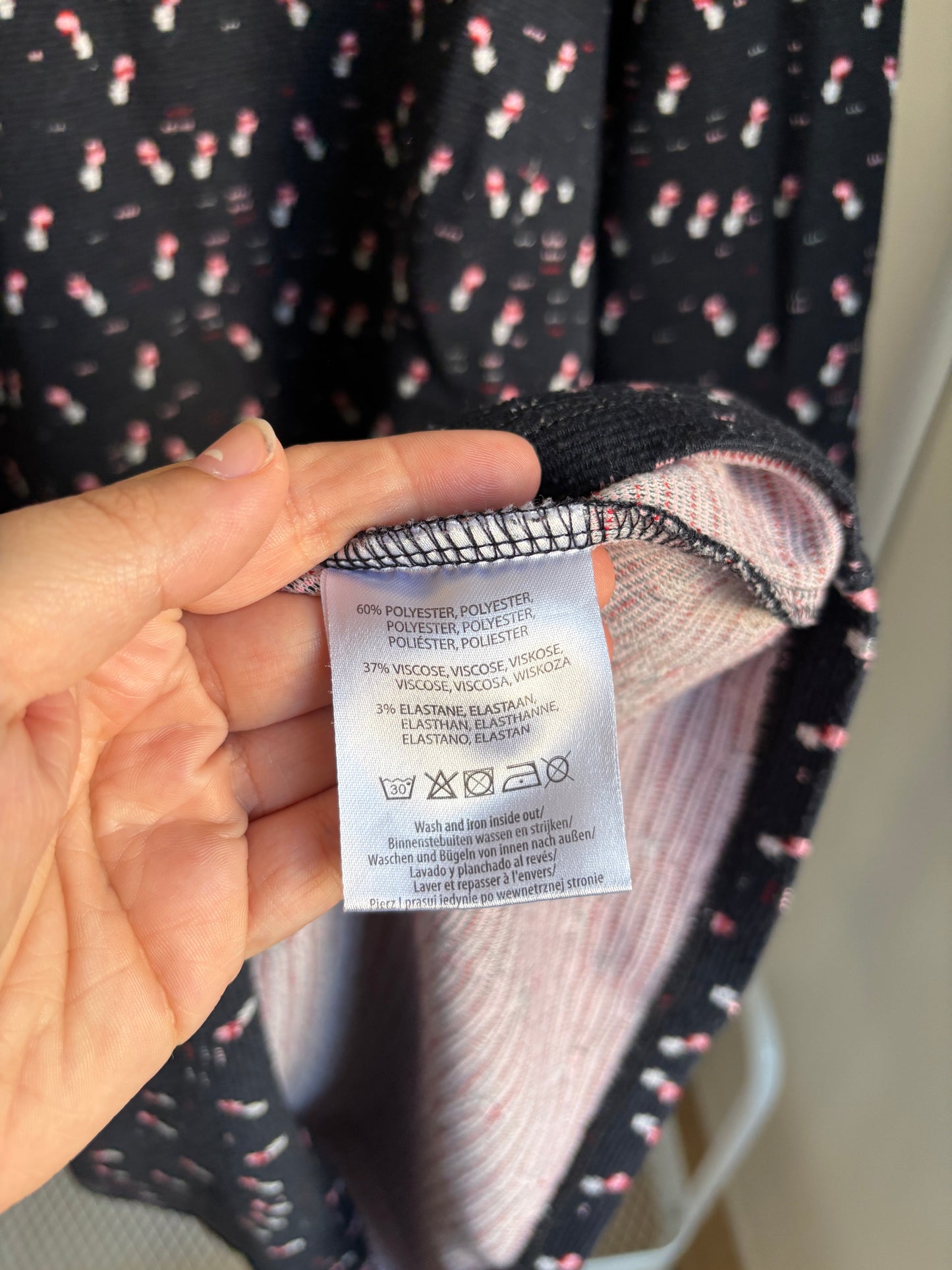 Gebloemde zwangerschapsjurk met driekwartmouwen