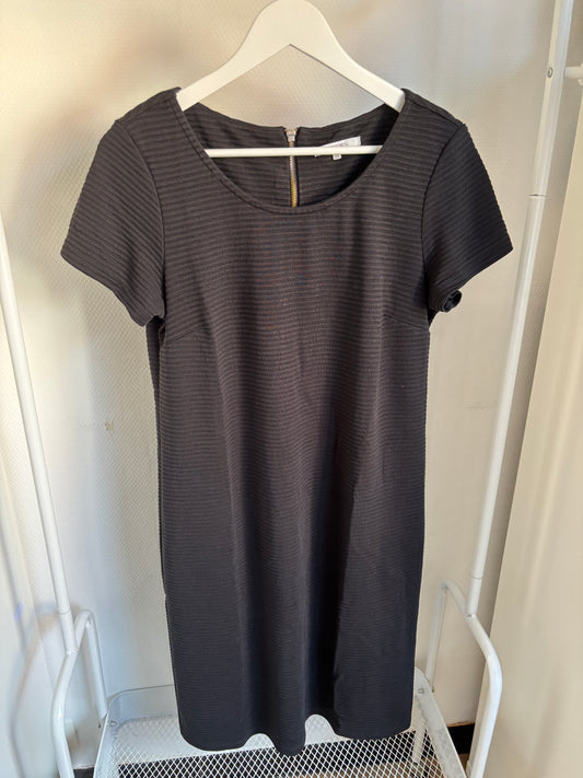 Zwarte zwangerschapsjurk met korte mouwen