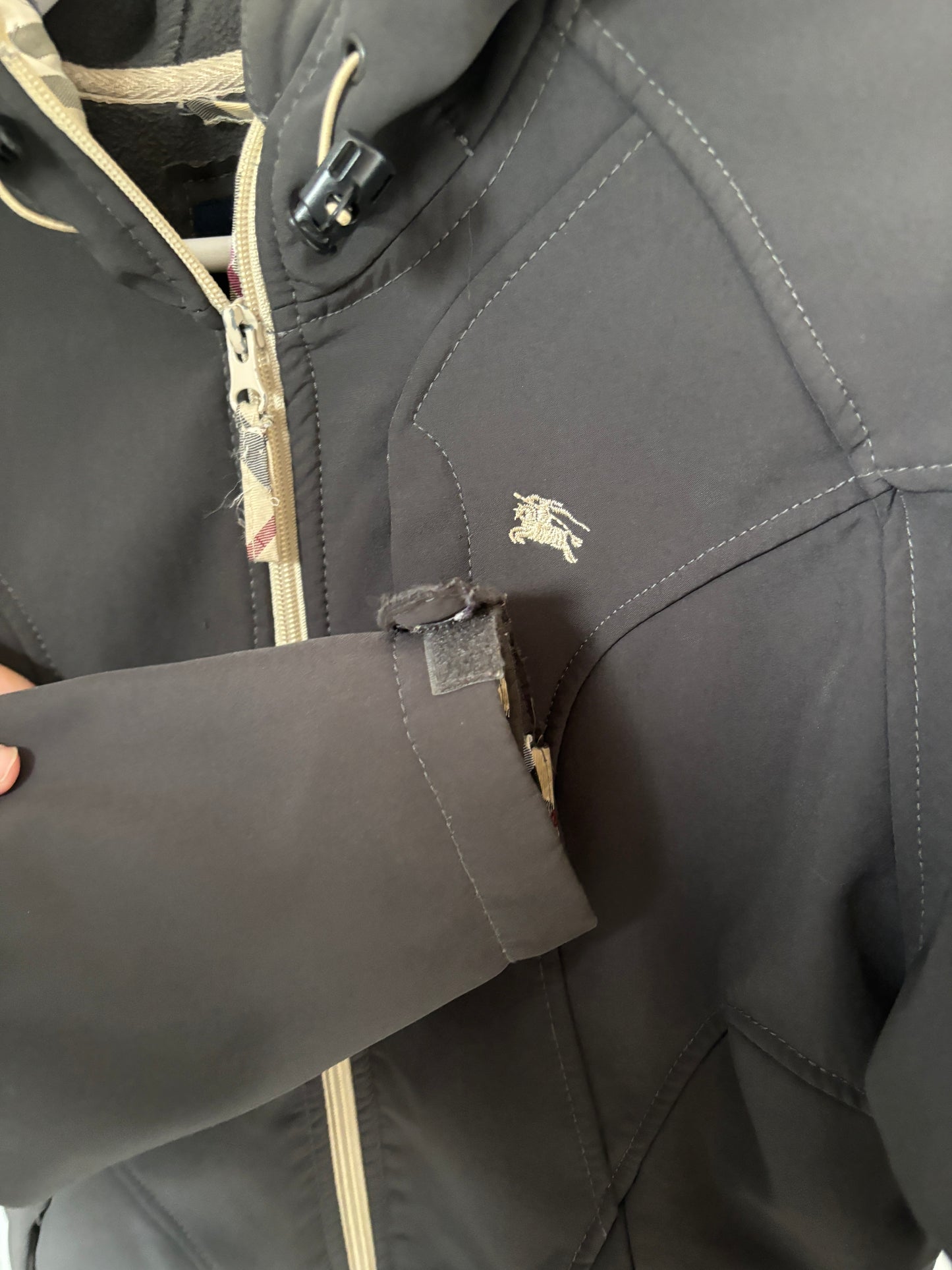 Grijze winddichte jas