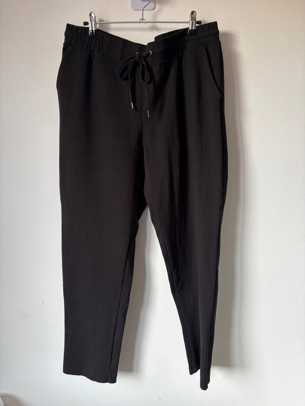 Zwarte broek |  Hema | L