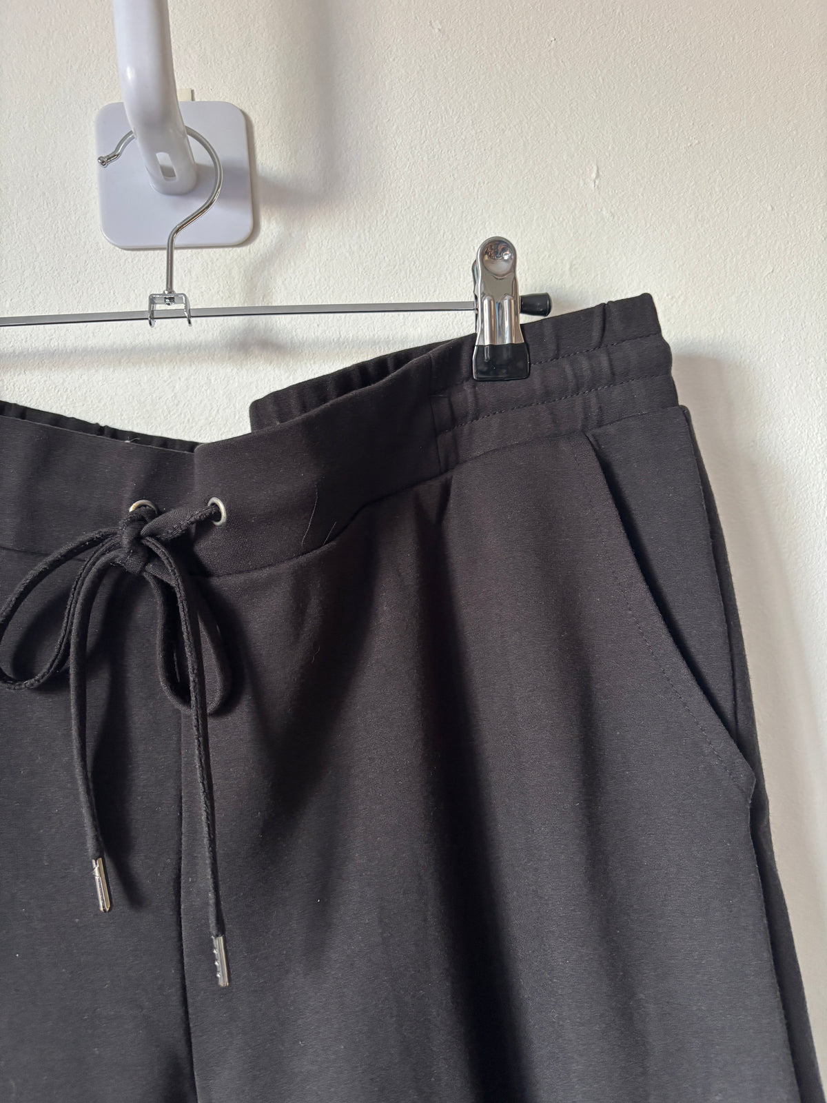 Zwarte broek |  Hema | L