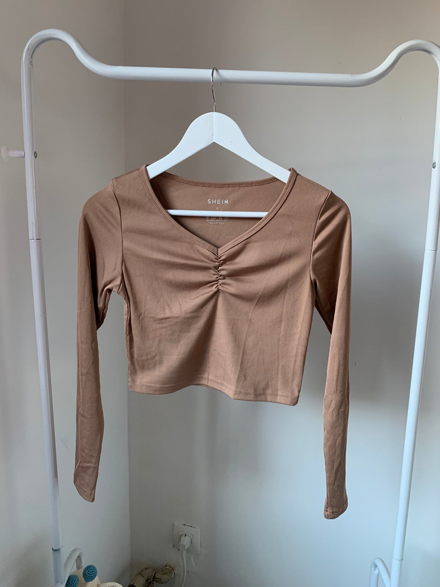 Bruinbeige croplongsleeve