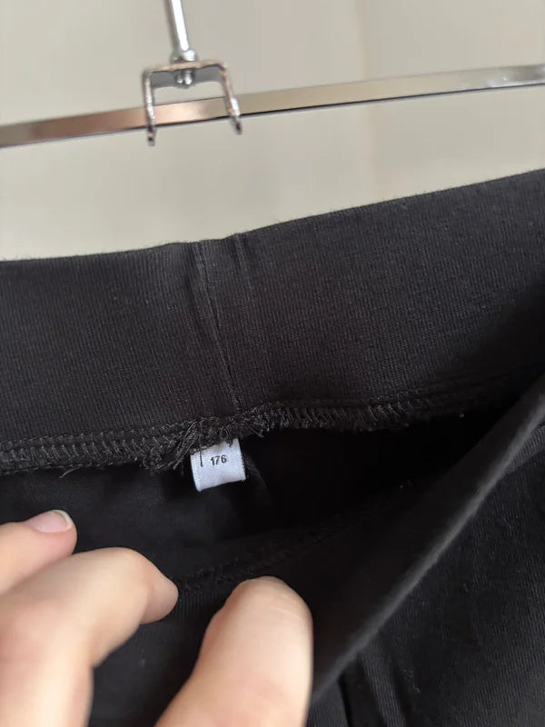 Zwarte legging met legerprint