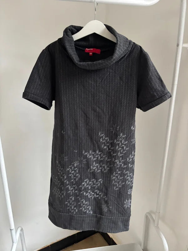 Donkergrijze jurk met rolkraag