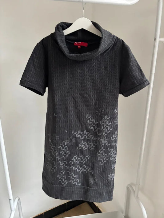 Donkergrijze jurk met rolkraag