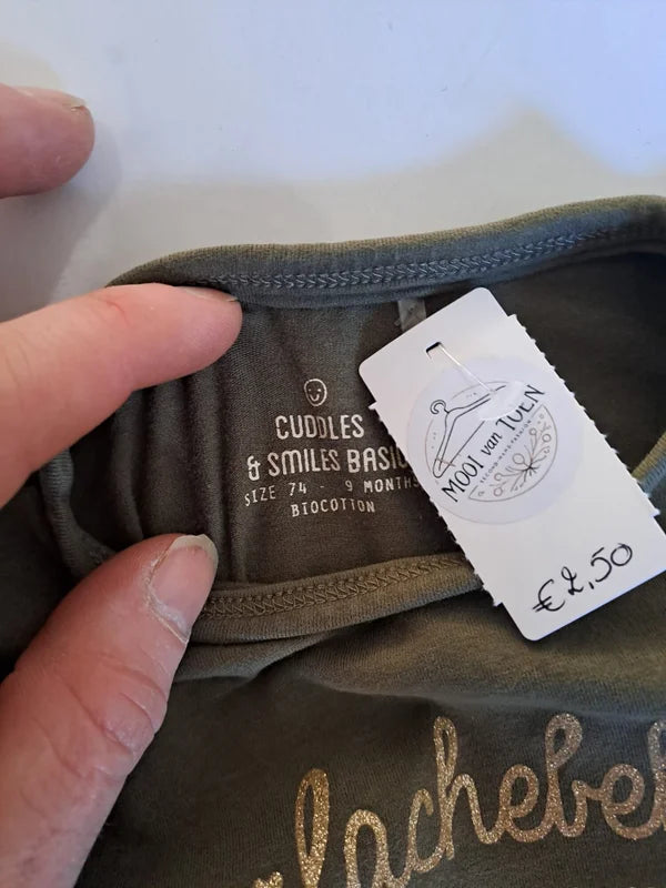 Donkergroene longsleeve "Lachebekje"