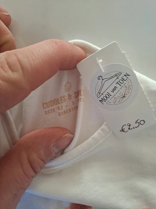 Witte T-shirt met bloemetjes