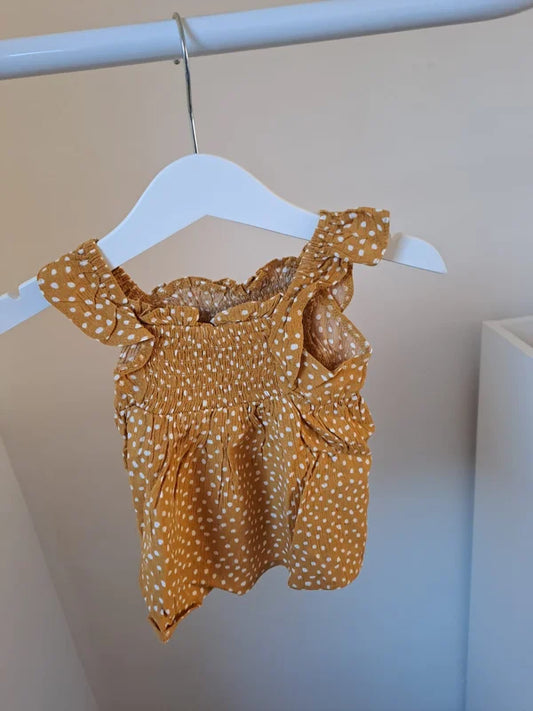 Mosterdgeel gestippeld topje