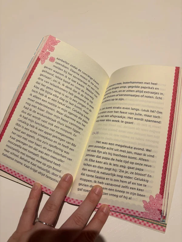 Amika: Lentekriebels uit Merels dagboek