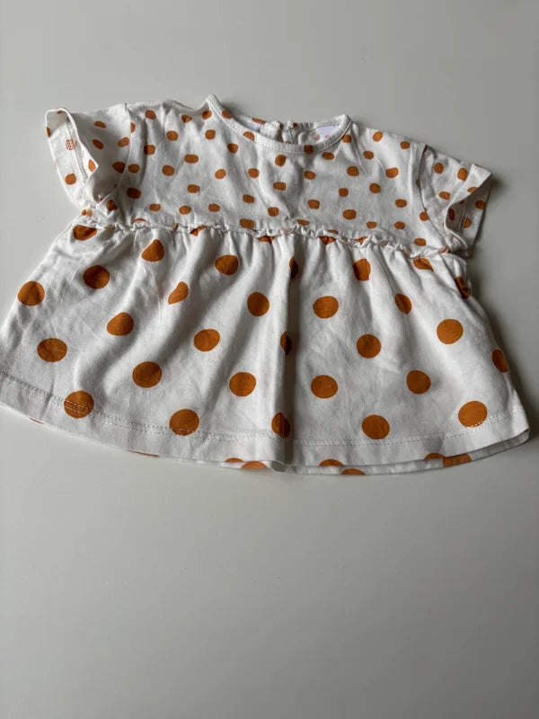 Witte T-shirt met bolletjes