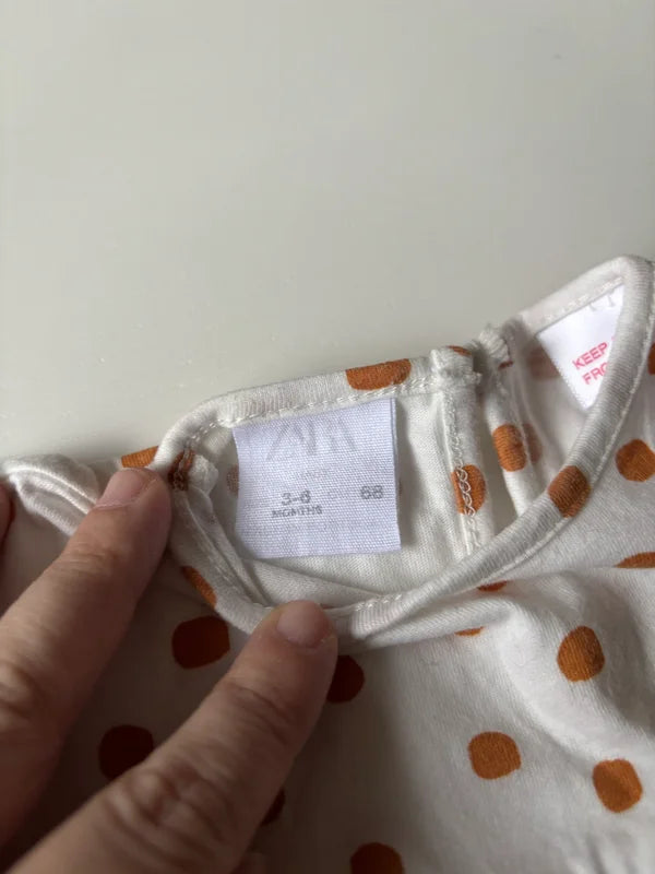 Witte T-shirt met bolletjes