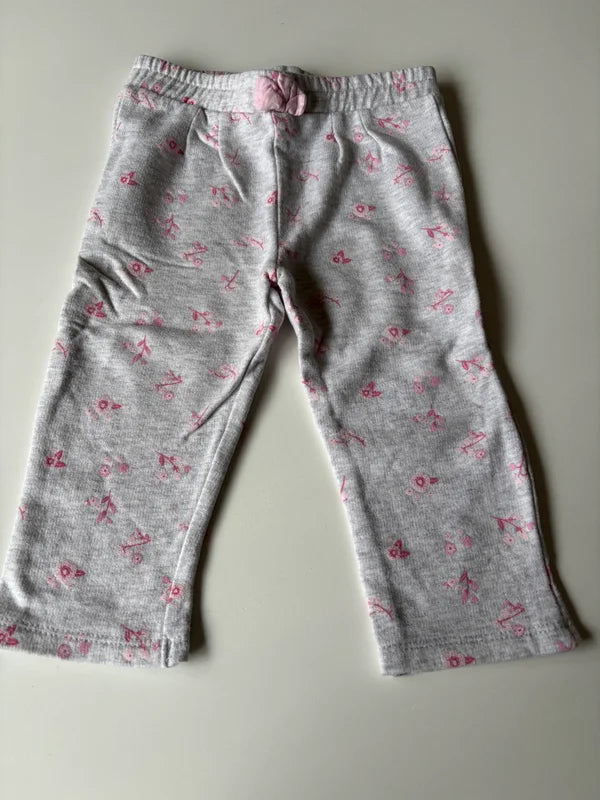 Lichtgrijze joggingbroek met roze bloemetjes