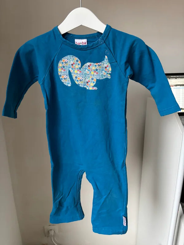 Blauw boxpakje met eekhoorntje