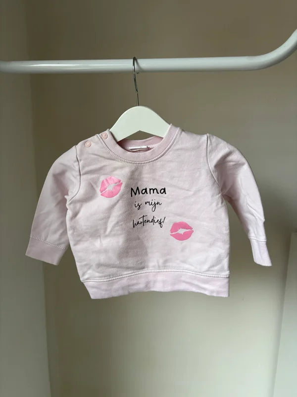 Lichtroze sweater "Mama is mijn hartendief"