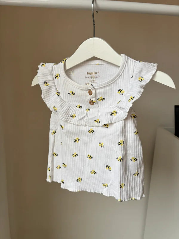 Witte t-shirt met bijtjes