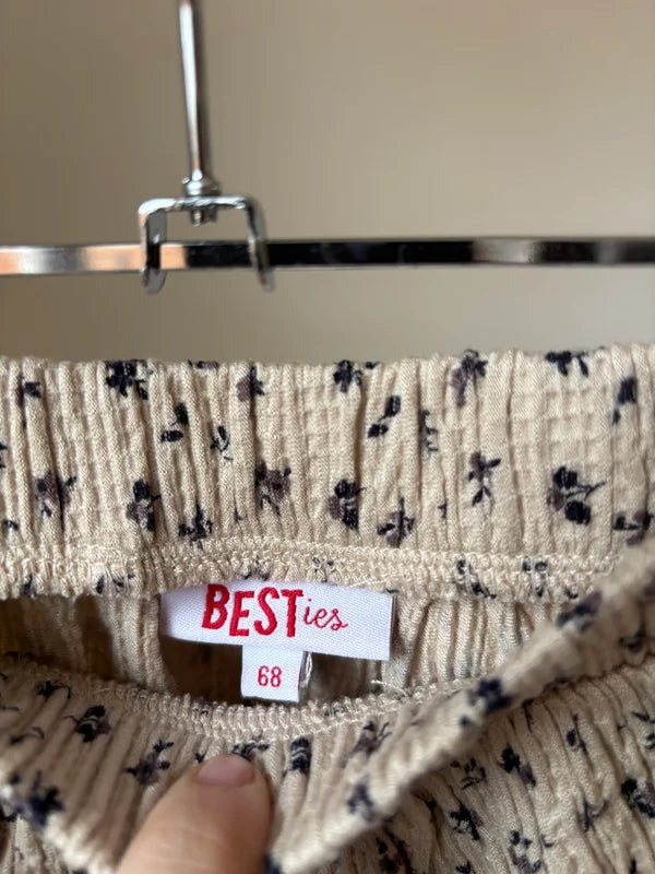 Beige rokje met bloemetjes