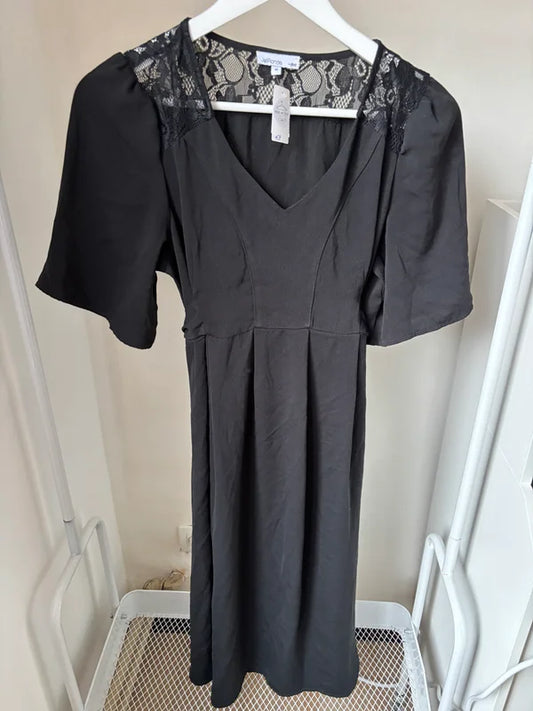 Zwarte zwangerschapsjurk met korte mouwen