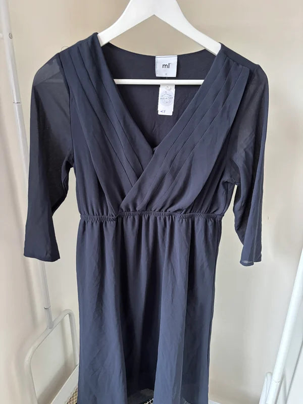 Marineblauwe zwangerschapsjurk met halflange mouwen