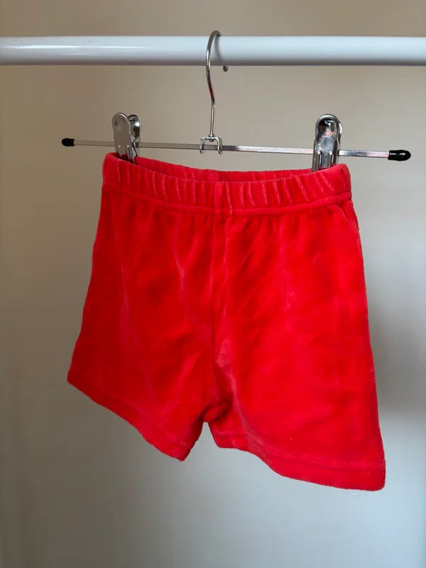 Rood shortje