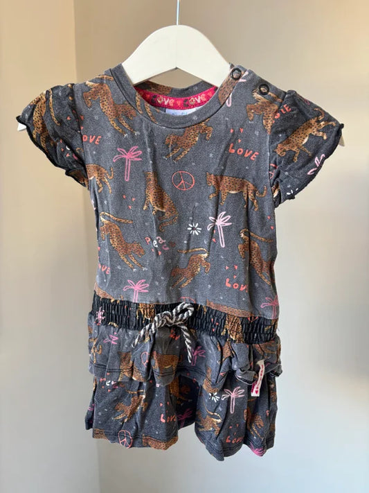 Donkergrijs jurkje met panters