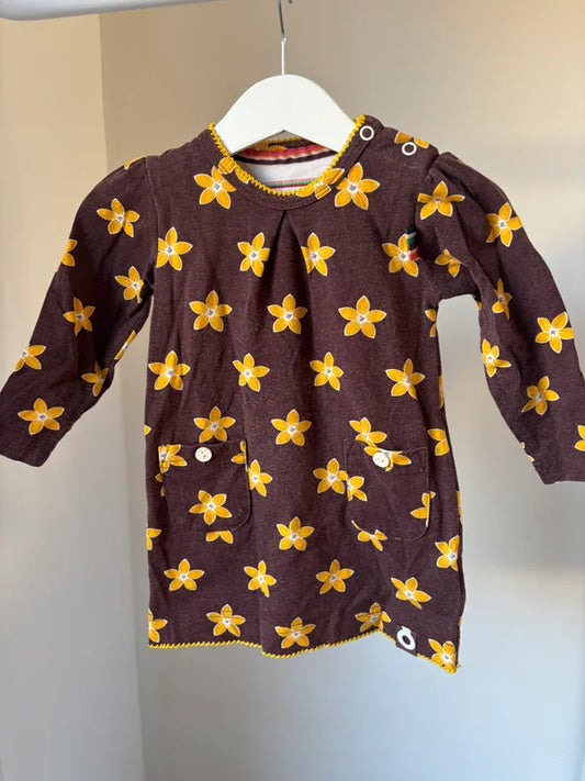 Bruin jurkje met gele bloemetjes