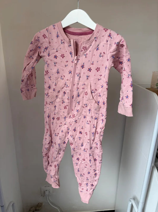 Roze boxpakje met bloemetjes