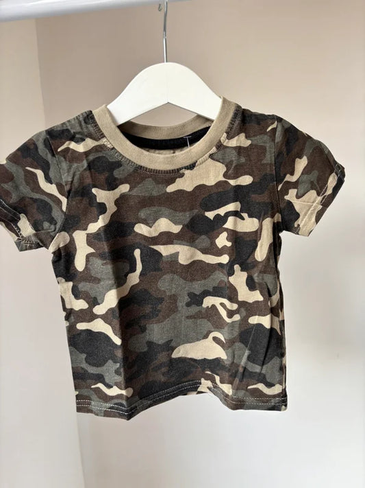 T-shirt met camouflageprint