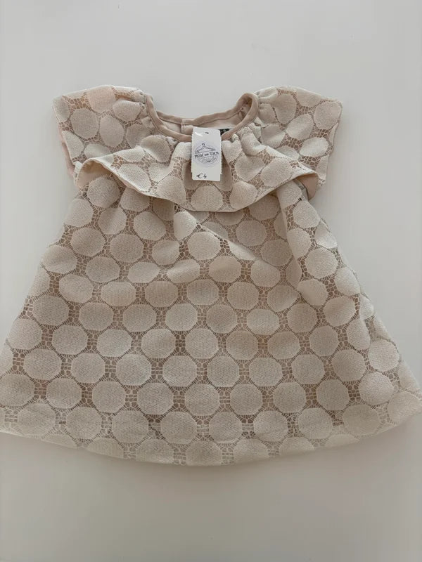 Crèmekleurig jurkje