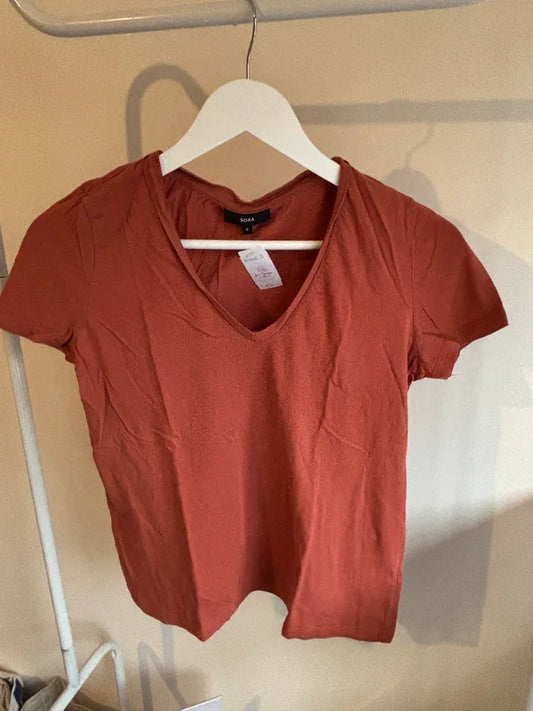 Roestkleurige T-shirt