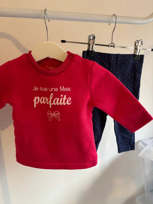 Setje: roze sweater en marineblauwe legging