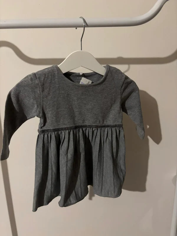 Grijs jurkje