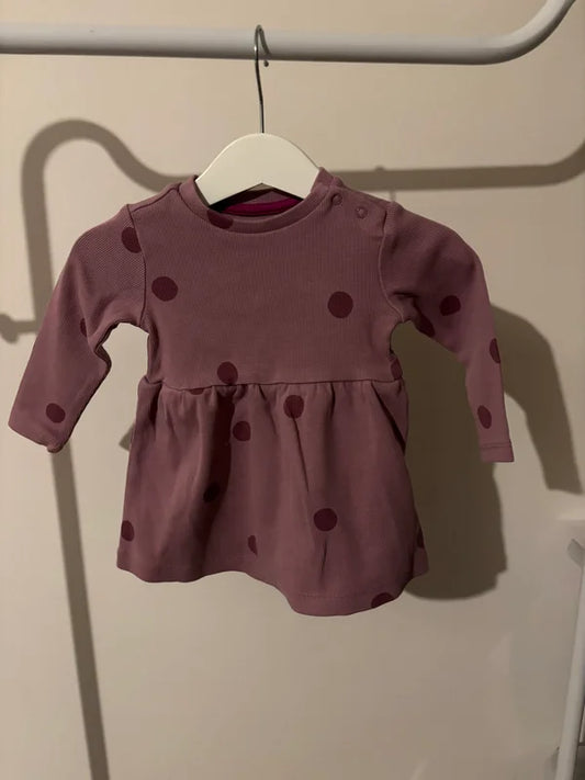 Paars jurkje met bolletjes