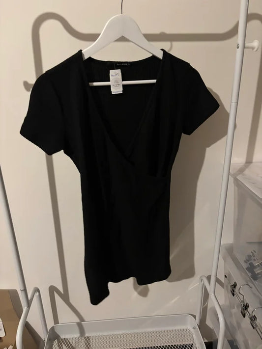 Zwarte zwangerschapsjurk met korte mouwen