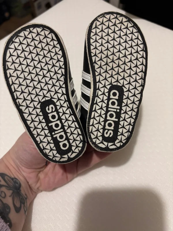 Zwarte schoentjes | Adidas | 18