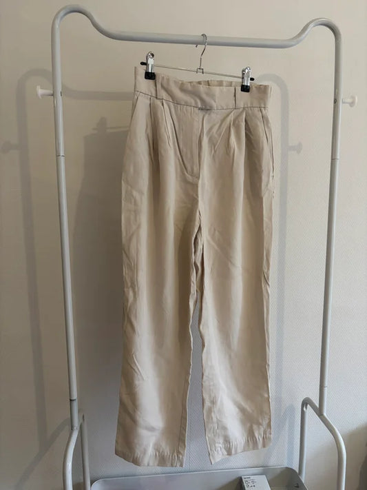 Crèmekleurige broek