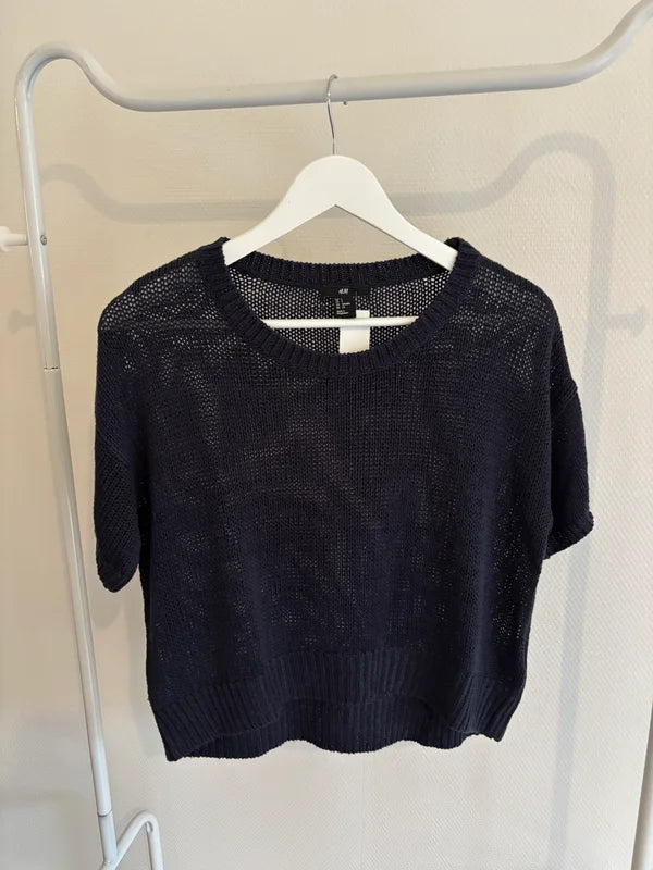 Marineblauwe trui met korte mouwen