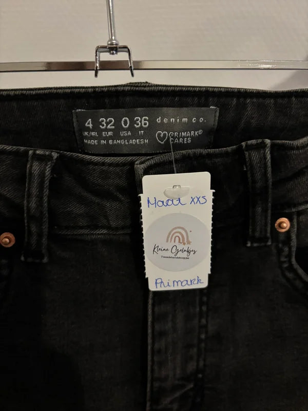 Donkergrijze jeansbroek