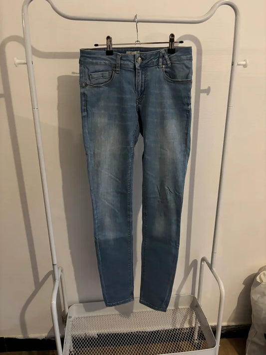 Lichtblauwe jeansbroek