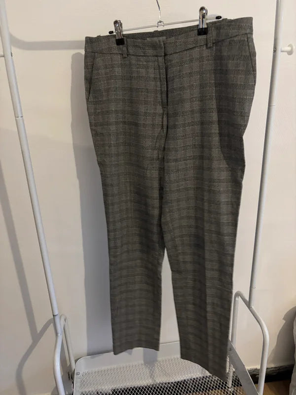 Grijze geruite broek