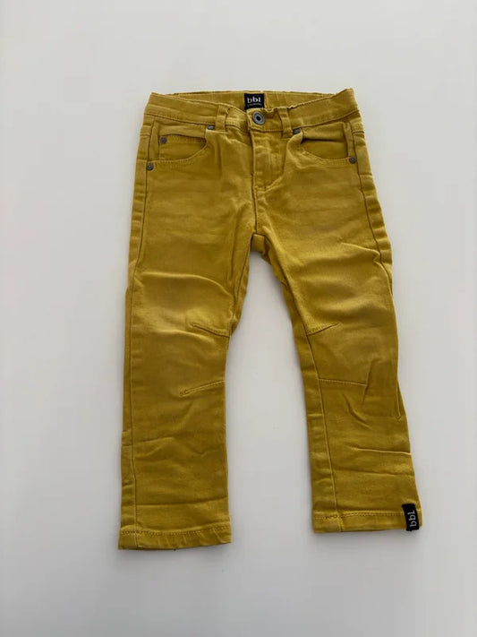 Mosterdgele jeansbroek